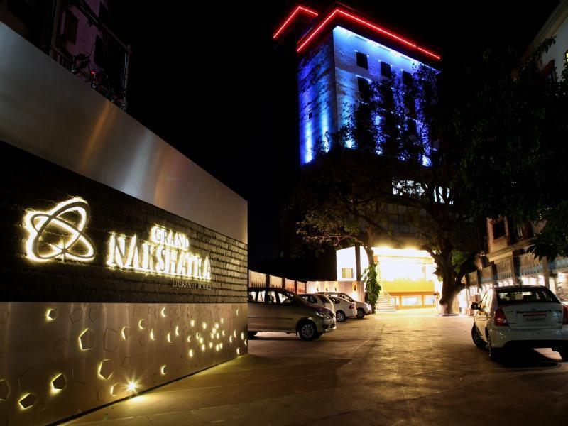 Grand Nakshatra Hotel Ānand Exterior foto